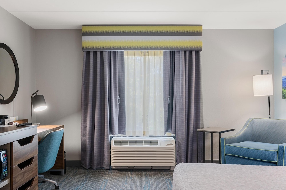 Hampton Inn Front Royal - photo 38
