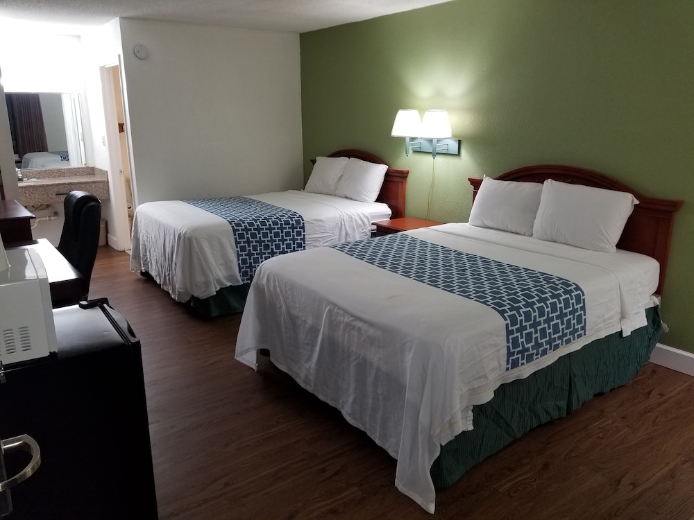 Econo Inn - photo 8