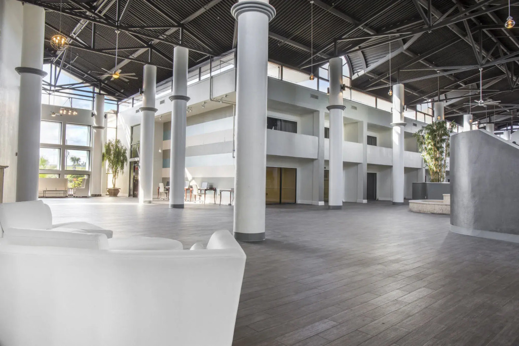 Clarion Hotel Orlando International Airport - photo 25