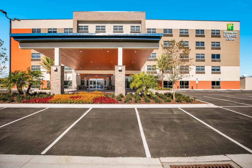 Holiday Inn Express & Suites Jacksonville Town Center by IHG - photo 27