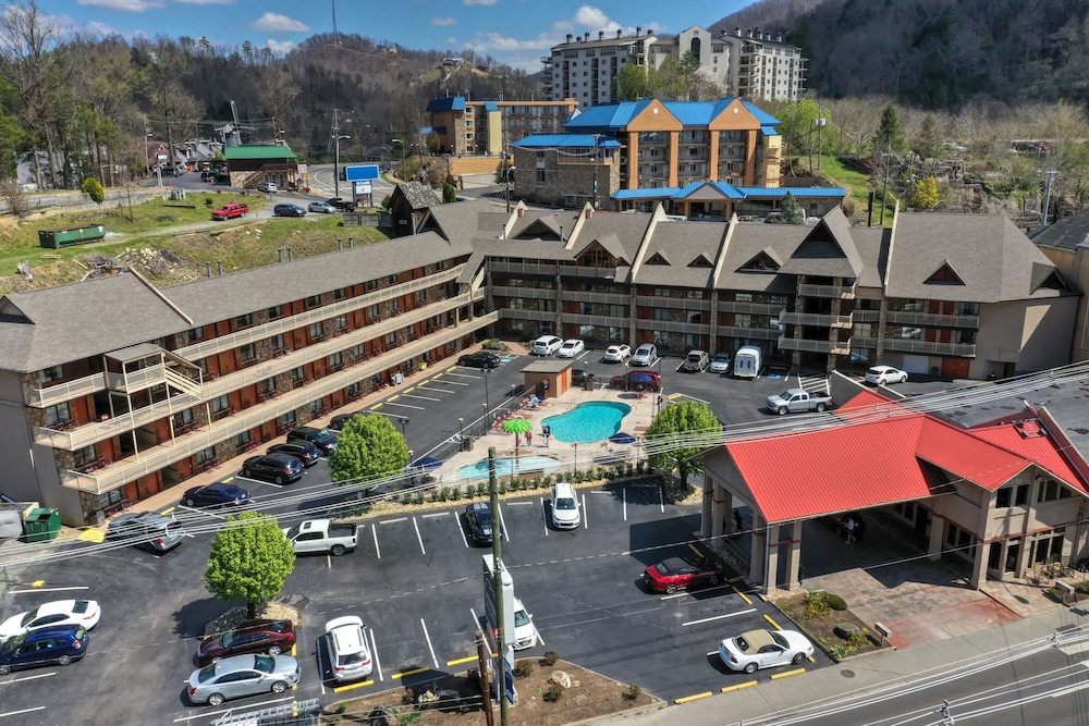 Crossroads Inn & Suites - photo 80