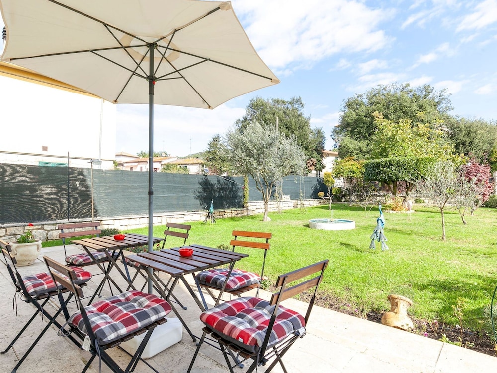 Villa in Italy With Private Garden Retreat — 4-Star Luxury Hotel in Lucignano, Italy