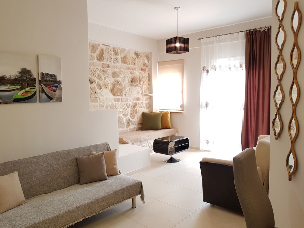 Esterina - carbon neutral hotel in Chania