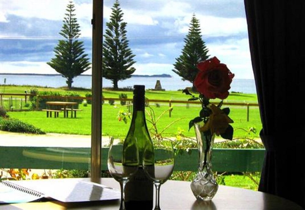 King Island Accommodation Cottages — Currie