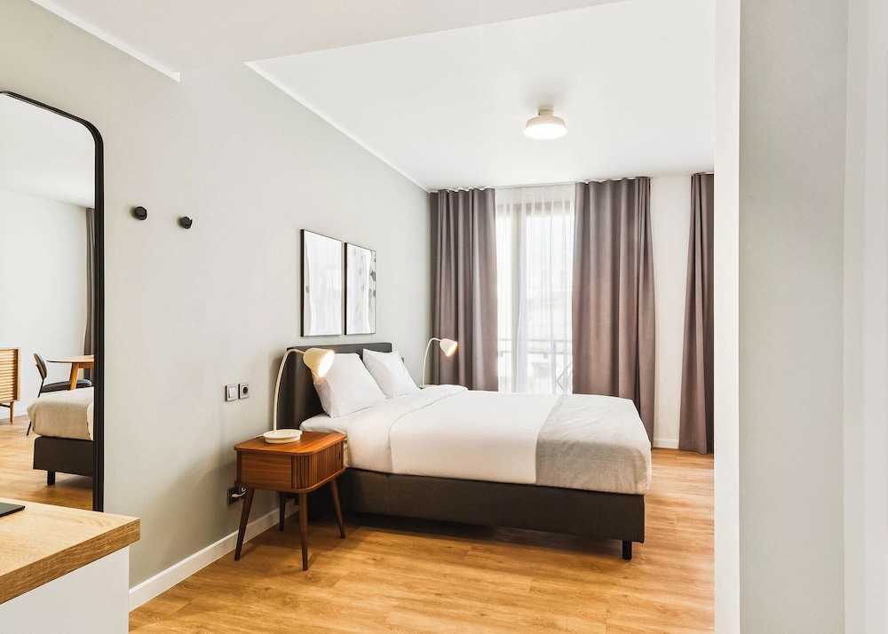 Limehome Piraeus Iris in Piraeus, Greece