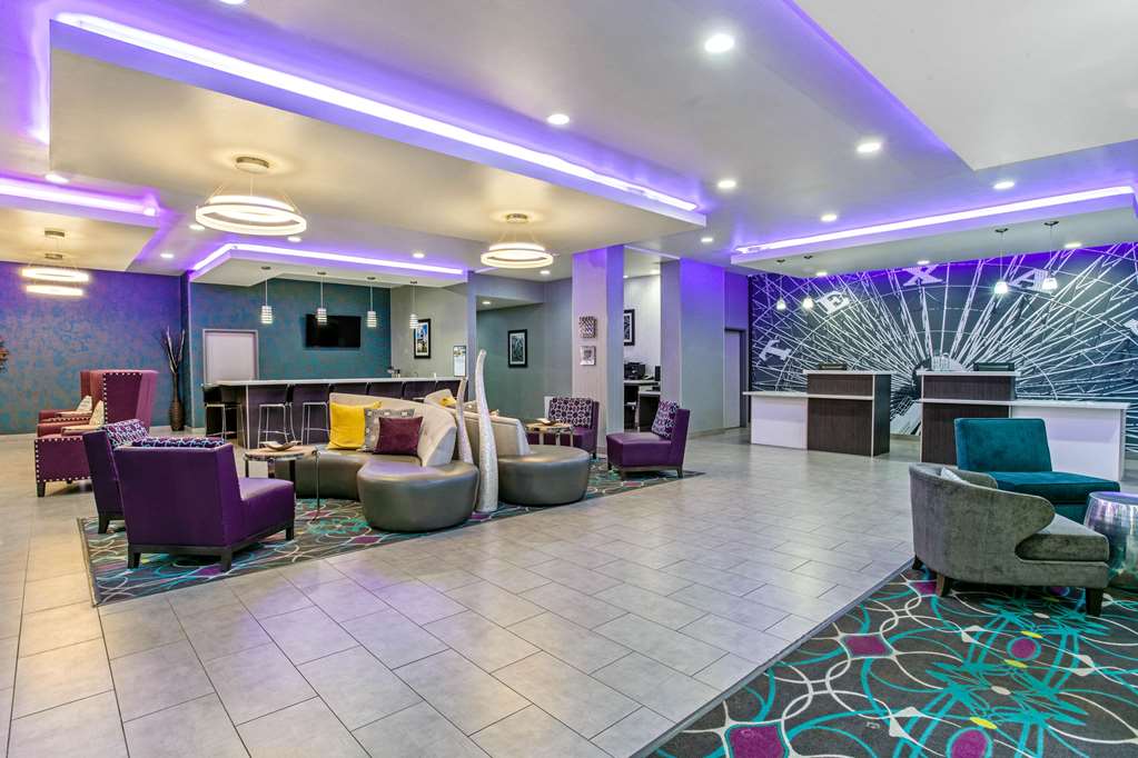 La Quinta Inn & Suites by Wyndham Lubbock South - photo 8