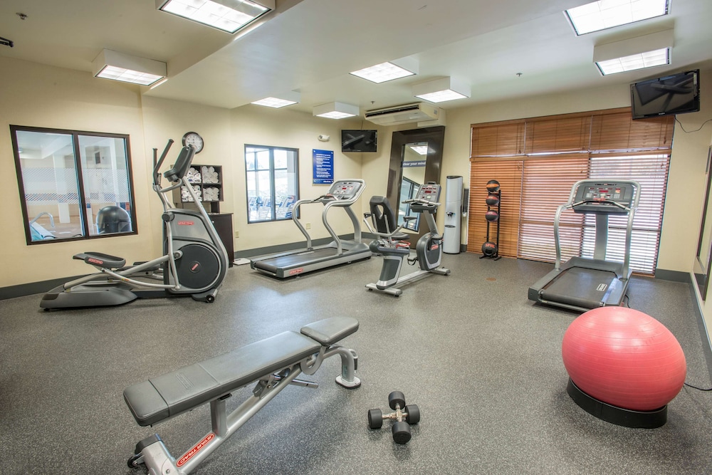 Hampton Inn & Suites Dayton Airport - photo 37