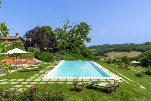 Casale Belvedere 9 Emma Villas — 4-Star Luxury Hotel in Pesaro, Italy