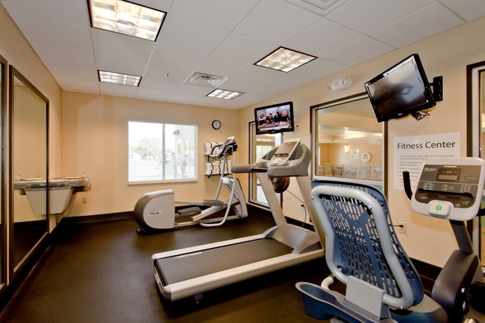 Holiday Inn Express Hotel & Suites Newton - photo 17