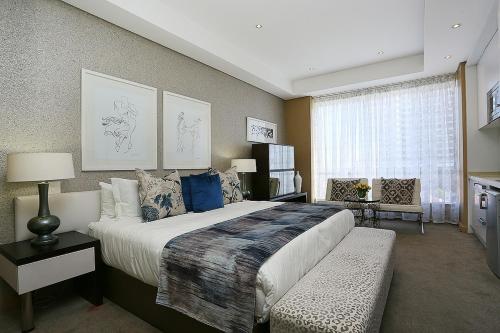 304 Sandton Skye Apartments — 4-Star Luxury Hotel in Johannesburg, South Africa