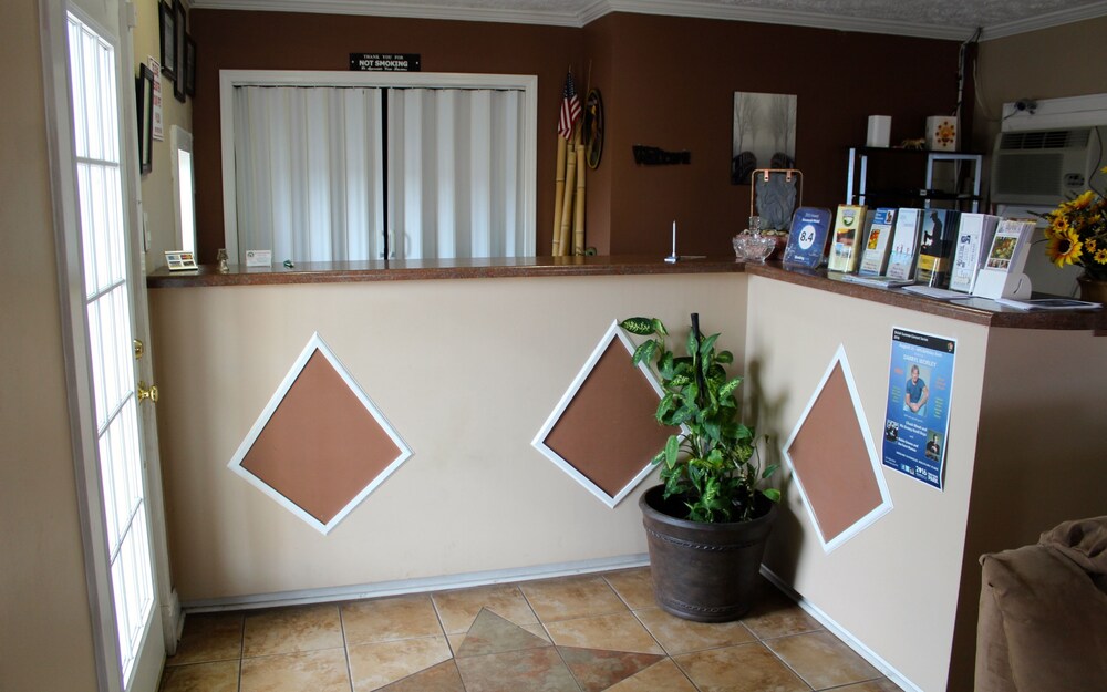 Savannah Motel - photo 4