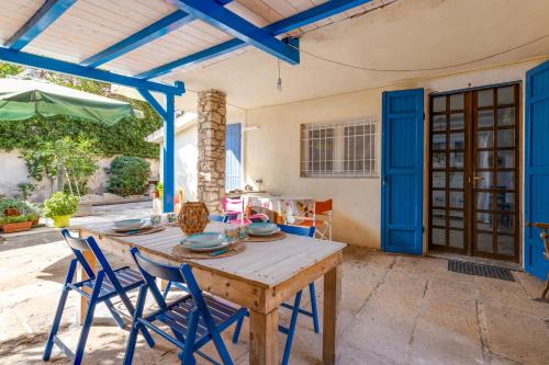 Villa Lucia 240mt dal mare — 4-Star Luxury Hotel in San Vero Milis, Italy