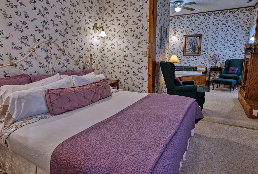 Rockwell Falls Inn and Wine Bar - photo 43