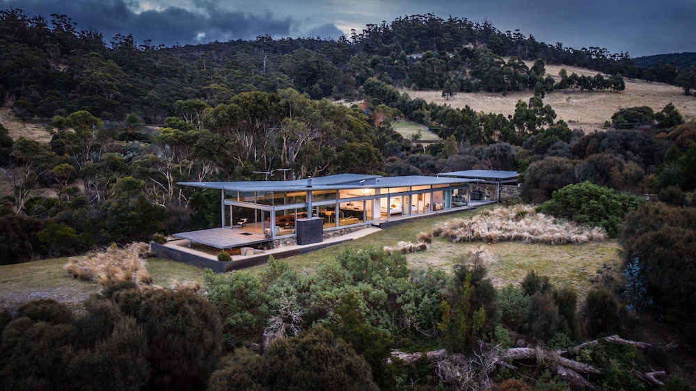 Avalon Coastal Retreat — 5-Star Luxury Hotel in Swansea, Australia