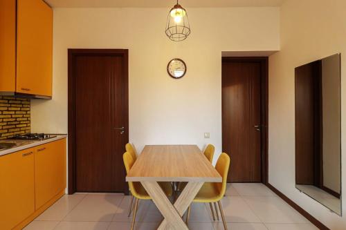 One bedroom Apartment near Fabrica