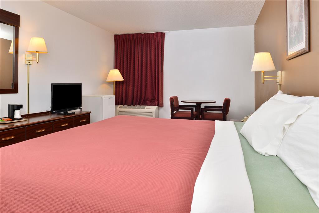 Americas Best Value Inn Beardstown - photo 10
