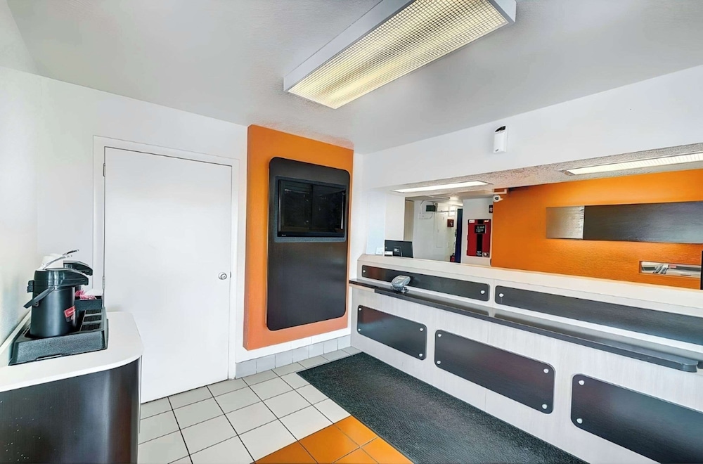 Motel 6 Thornton CO - photo 2