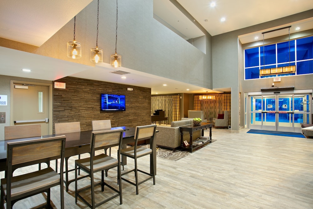 Holiday Inn Express & Suites Paso Robles by IHG - photo 40