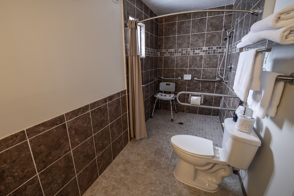 Clover Creek Inn - photo 17