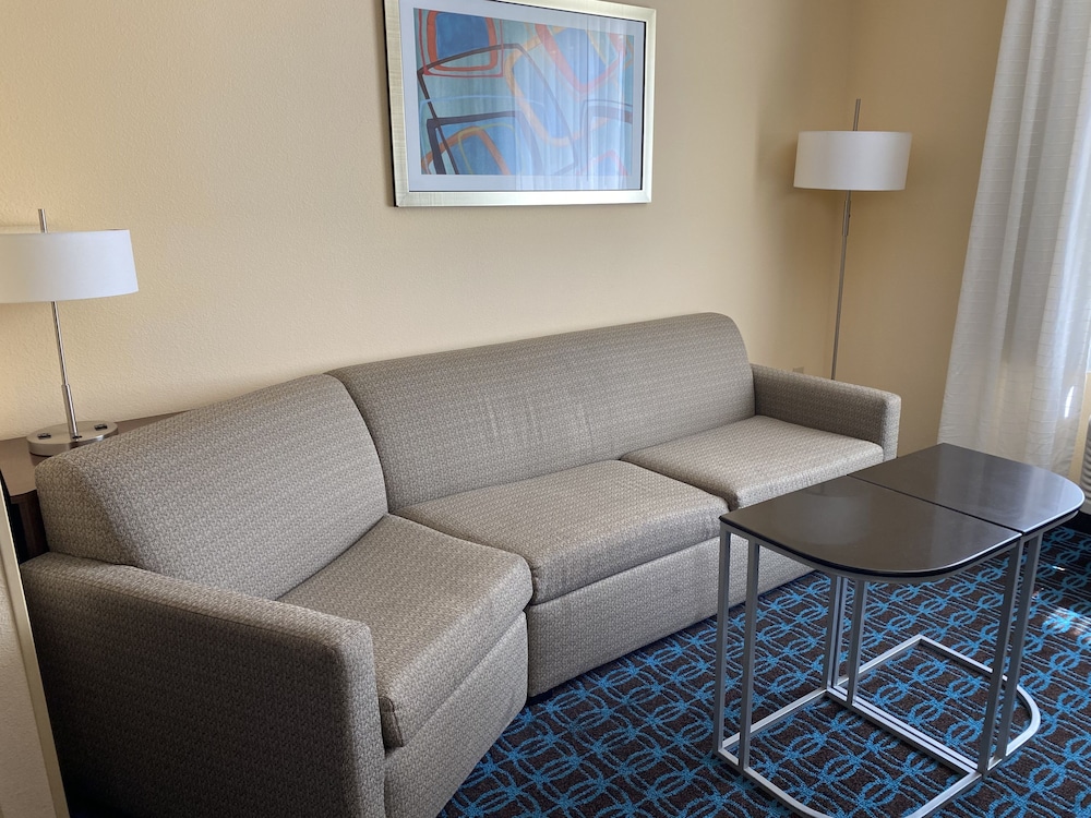 Fairfield Inn & Suites by Marriott Hollister - photo 11