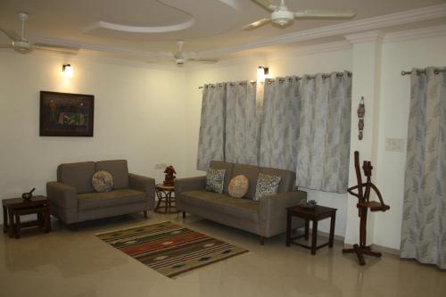 3BHK Fully furnished apartment — 4-Star Luxury Hotel in Vadodara, India