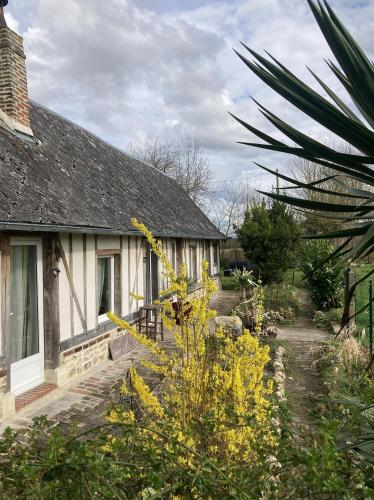 Cottage Normand de 1930 - carbon neutral hotel in Manneville-Sur-Risle