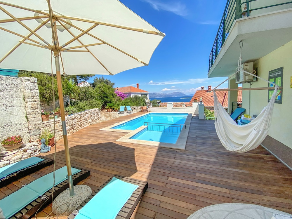 Eco Sunshine Apartments Lumbarda — 4-Star Luxury Hotel in Lumbarda, Croatia