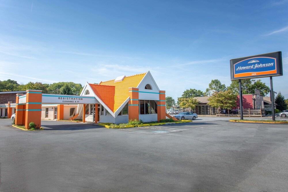 Howard Johnson by Wyndham Harrisburg - photo 15
