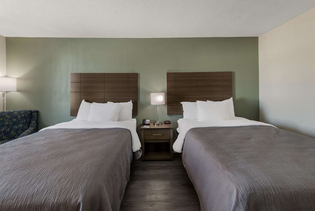 Quality Inn Saint Louis Airport - photo 9