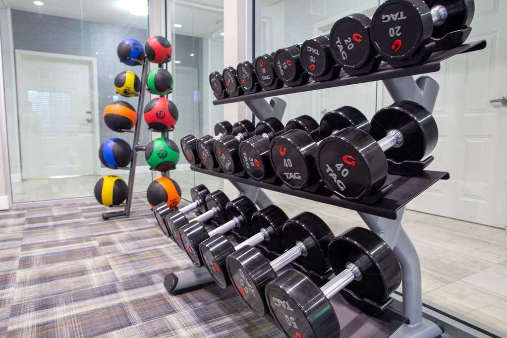 La Quinta Inn & Suites by Wyndham Houston East at Normandy - photo 13