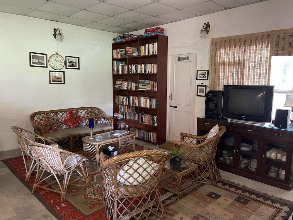 Tree Of Life Dak Bungalow Dera Bassi