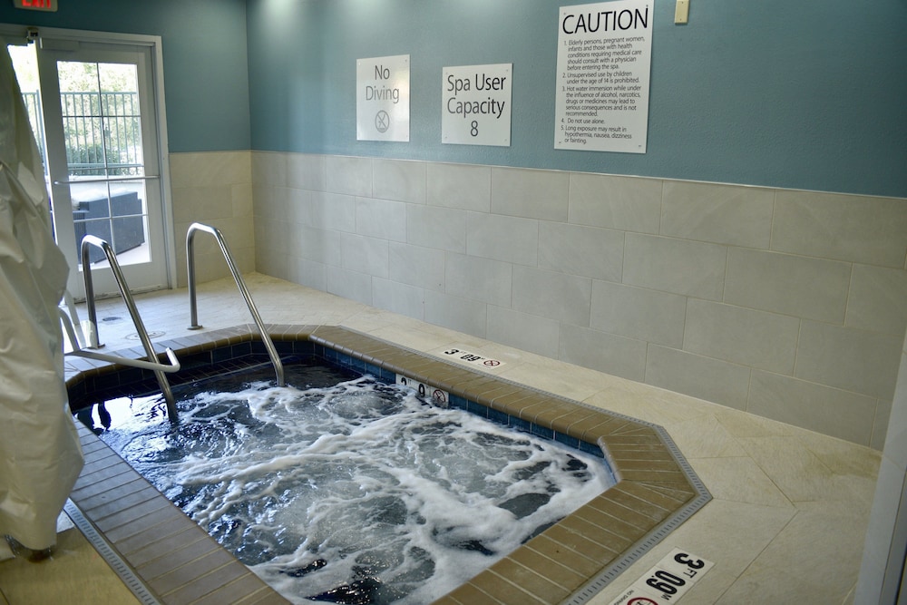 Holiday Inn Express Windsor Sonoma Wine Country by IHG - photo 35
