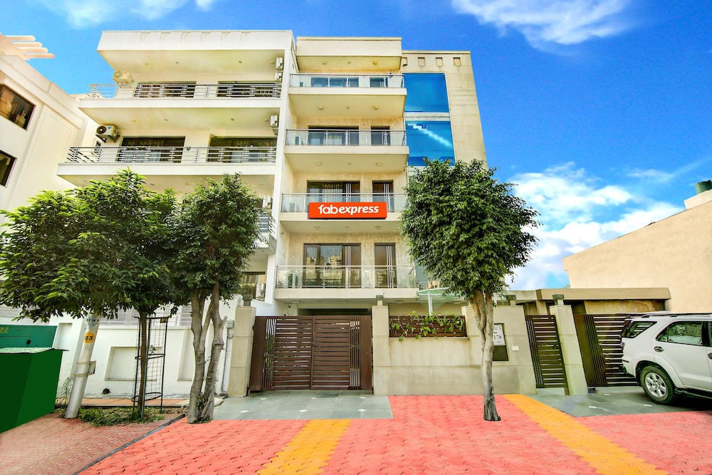Via Hemkunt Residency - last minute hotel in Noida