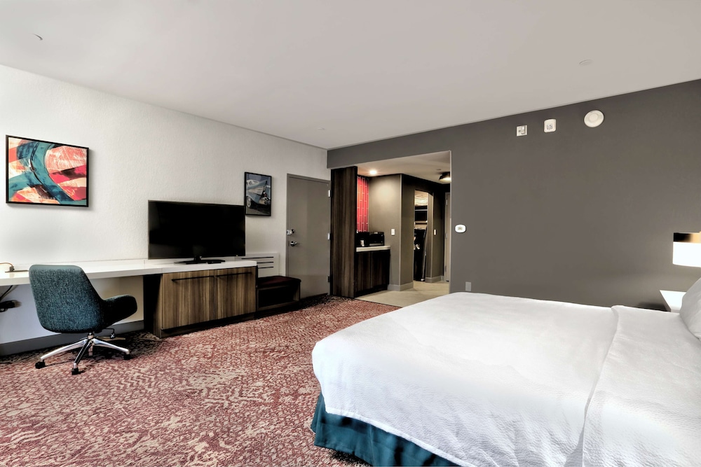 Hilton Garden Inn Bel Air - photo 24
