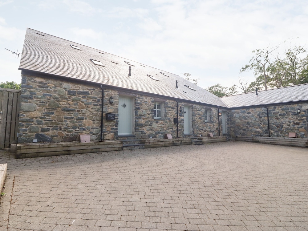 3 Pensyflog Barns — 4-Star Luxury Hotel in Porthmadog, United Kingdom