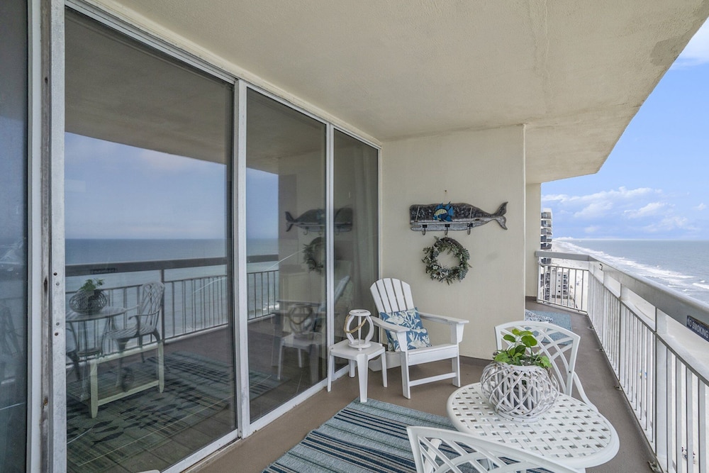 1201 Waters Edge Resort 3 Bedroom Condo by RedAwning - photo 39