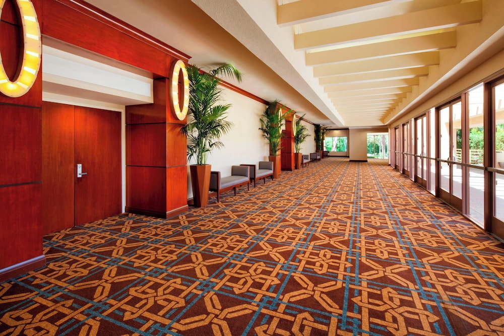 Sheraton Agoura Hills Hotel - photo 32