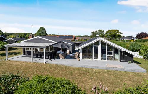 5 Bedroom Beautiful Home In Juelsminde — 4-Star Luxury Hotel in Juelsminde, Denmark