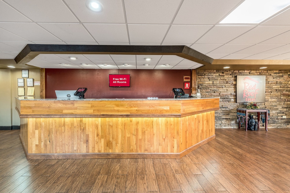 Red Roof Inn & Suites Pigeon Forge Parkway - photo 18