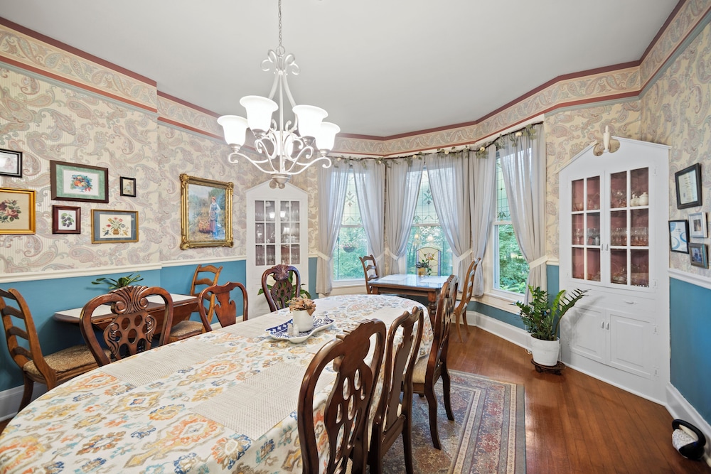 Loganberry Inn - photo 12