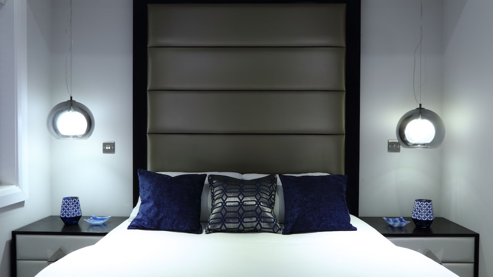 Glass Island Boutique Luxury B&B — 5-Star Luxury Hotel in Ballycastle, United Kingdom