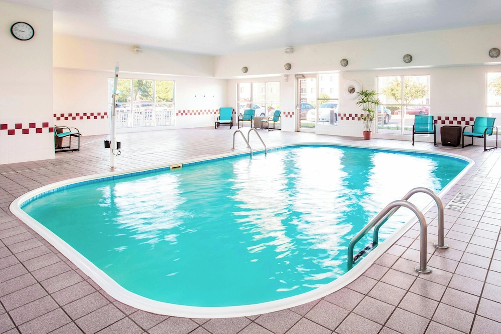 Residence Inn by Marriott Rockford - photo 10