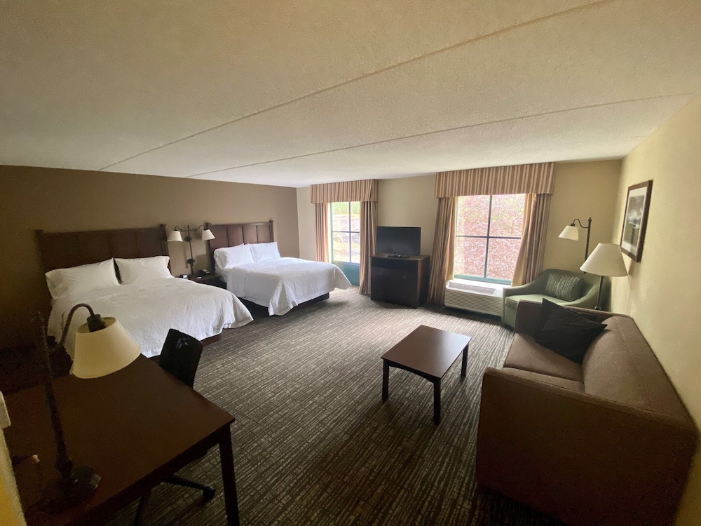 Hampton Inn & Suites Lake George - photo 12