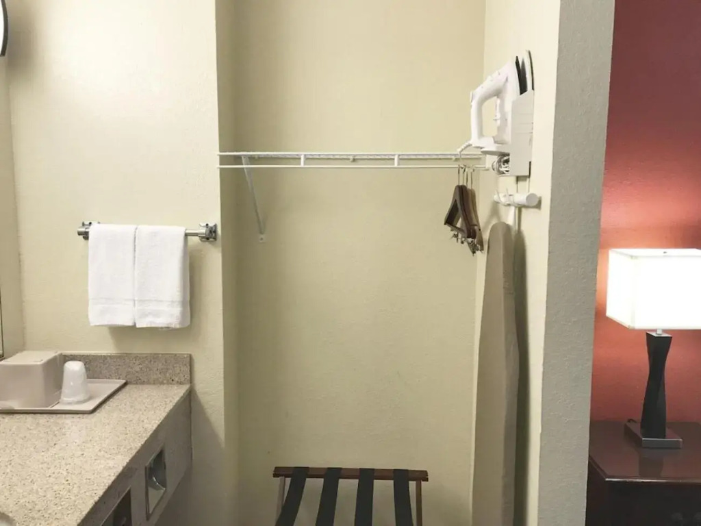 Super 8 by Wyndham Greensburg Latrobe - photo 16