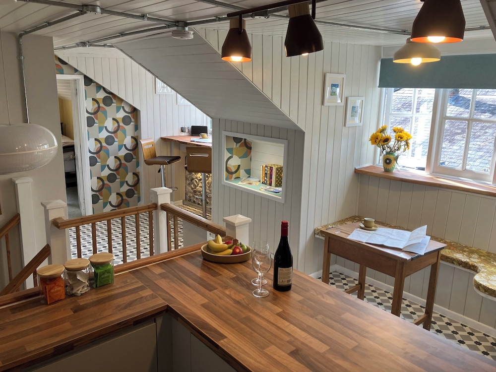The Coach House Trinity Lodge — 4-Star Luxury Hotel in Dorchester, United Kingdom