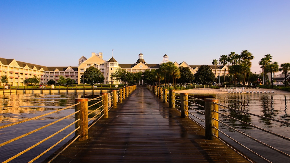 Disney's Yacht Club Resort - photo 25