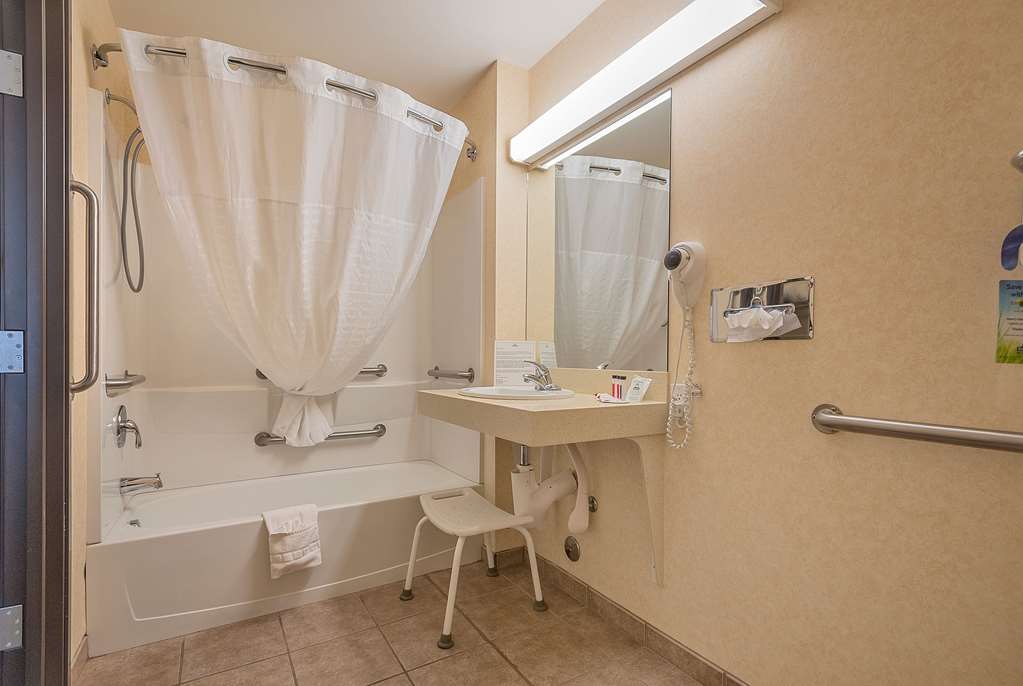 Days Inn by Wyndham Manitou Springs - photo 21