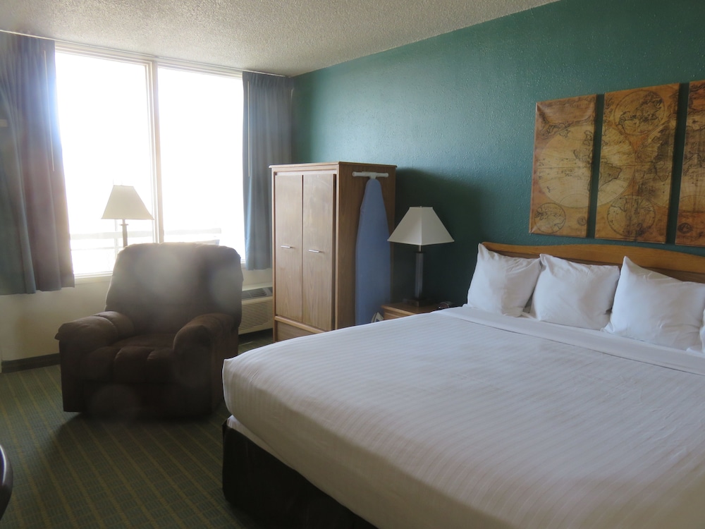 Baymont by Wyndham Fargo - photo 30