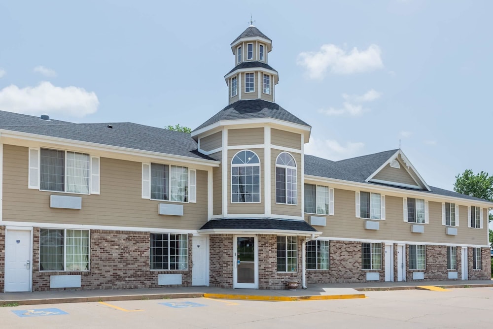 Super 8 by Wyndham Arkansas City KS - photo 24