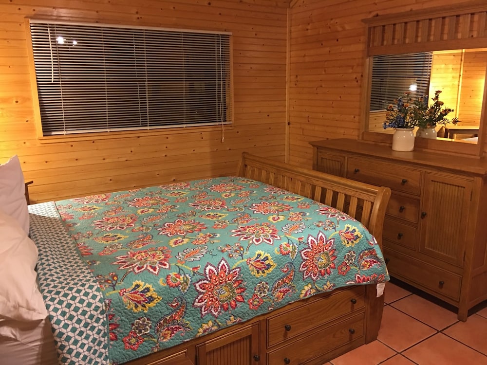 Frio Springs Lodges - photo 8